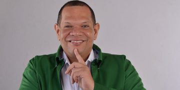 Carlos Guzmán dice a La Prensa RD que es falso su retorno al PLD
