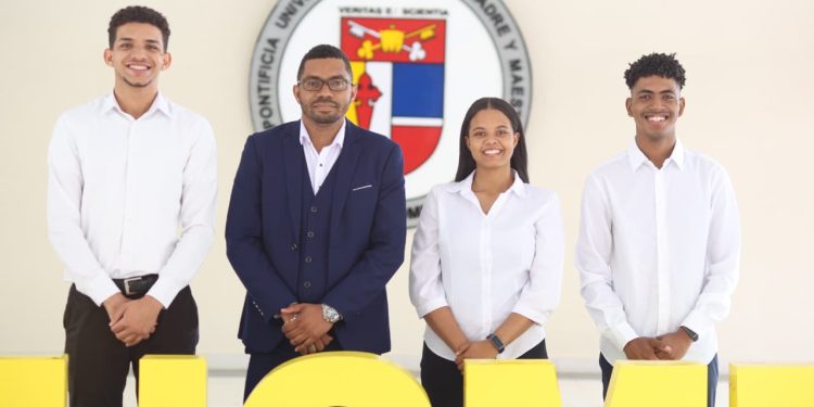 Estudiantes dominicanos clasifican a final mundial de competencia tecnológica en China