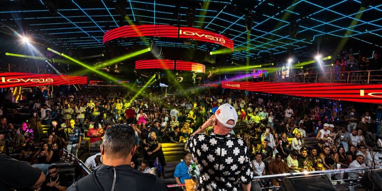 Nacho Estrella triunfa en Lovera Disco con más de 2,000 personas en su primera presentación tras su salida de Planeta Alofoke