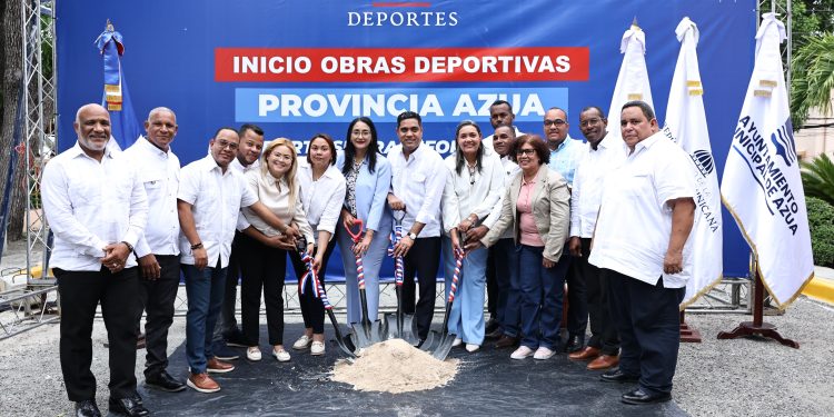 Ministro Kelvin Cruz anuncia construcción de cinco techados en Azua con inversión de RD$156 millones