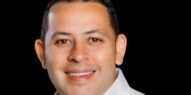 Director municipal solicita transparencia en elecciones de FEDODIM y cuestiona criterios de admisión de candidaturas