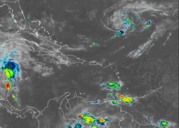 Indomet: Vaguada y onda tropical provocarán aguaceros y tormentas eléctricas en varias provincias esta tarde