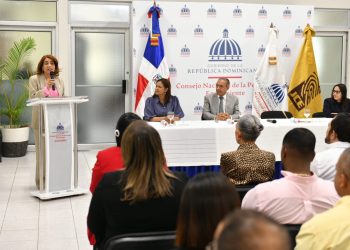 JCE y CONAPE inician jornada nacional de cedulación para personas adultas mayores