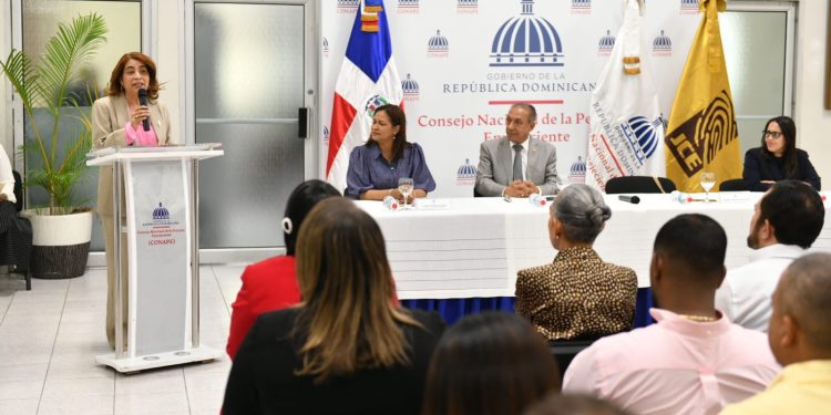 JCE y CONAPE inician jornada nacional de cedulación para personas adultas mayores