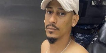 Se entrega hombre acusado de quitarle la vida a raso policial en Nagua