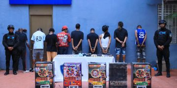 Policía ocupa drogas, armas y máquinas tragamonedas durante operativos simultáneos en sectores del Distrito Nacional