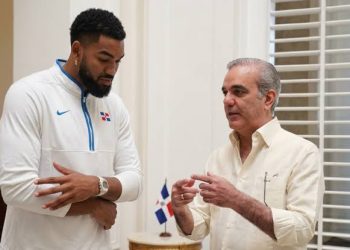 Presidente Abinader felicita a Karl-Anthony Towns tras conquistar campeonato de la NBA