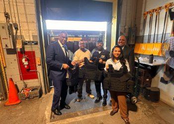 Consulado dominicano en Nueva York recibe donación de 849 chalecos antibalas para fortalecer la seguridad en República Dominicana
