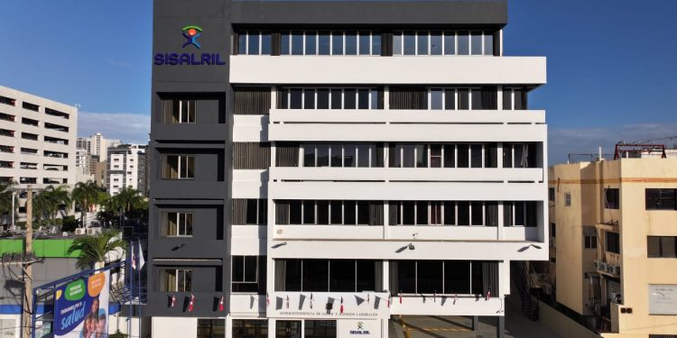 SISALRIL entrega al Ministerio de Salud y CNSS informe sobre el Risdiplam para pacientes con atrofia muscular espinal
