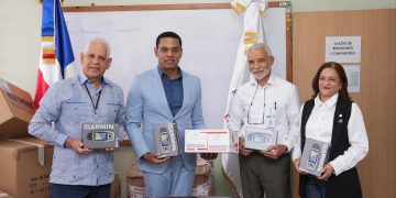 Ministerio de Energía y Minas entrega equipos  la UASD para fortalecer las investigaciones sobre el control del mosquito transmisor del dengue