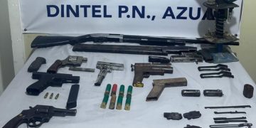 DINTEL ocupa arsenal de armas y apresa a tres hombres durante allanamientos en Azua