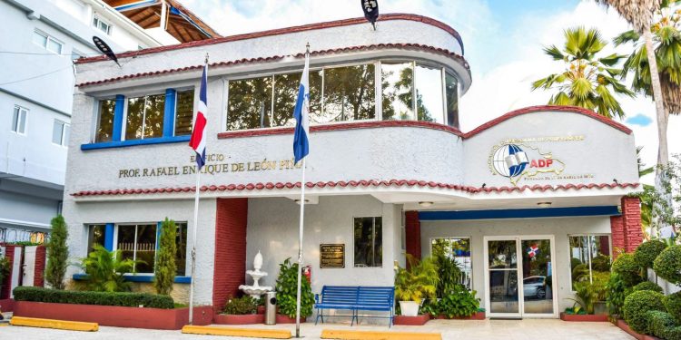 ADP rechaza informe de EDUCA y revela millonaria inversión recibida por la entidad a través del MINERD