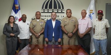 Agricultura, Defensa y Migración acuerdan acciones conjuntas con productores de arroz y banano para garantizar producción y avanzar hacia la mecanización