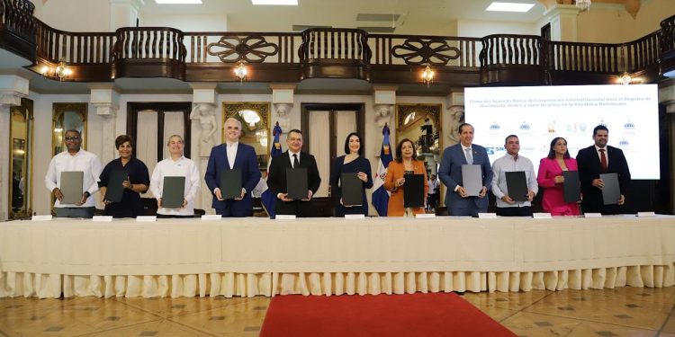Renuevan alianza para garantizar registros de nacimiento en favor de la niñez y la adolescencia