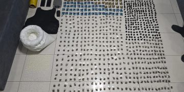 Policía Nacional y Ministerio Público ocupan más de 10 mil gramos de cocaína y cientos de porciones de drogas durante intervención en punto de venta en SDE