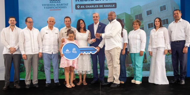 Entregan 700 apartamentos del Plan Familia Feliz en la Urbanización San José, SDN