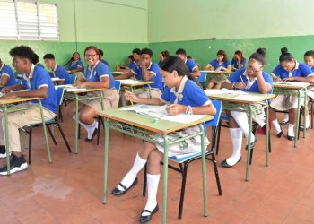 Ministerio de Educación convoca a más de 111 mil estudiantes para la primera convocatoria de las Pruebas Nacionales 2026