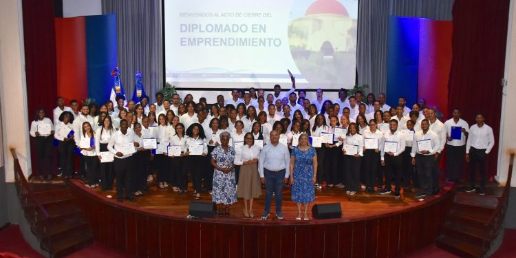 Banco Popular y Loyola celebran una década formando emprendedores
