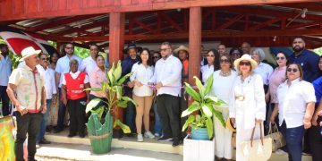 Hecmilio Galván inaugura Restaurante de Pescadores Tilamiches en Dajabón