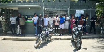 Soldados del Ejército interceptan a 56 indocumentados cuando se desplazaban en motocicletas en diferentes provincias fronterizas