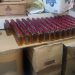 Policía Nacional desmantela fábrica clandestina de bebidas adulteradas; ocupa más de 1,300 botellas, maquinaria, alcohol, cigarrillos y un vehículo en Los Alcarrizos