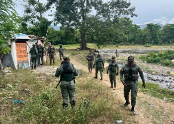 SENPA interviene matadero y zona ocupada en la ribera del río Haina, en Villa Altagracia