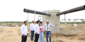 Wellington Arnaud supervisa  alcantarillado sanitario de Mao, provincia Valverde, verificando avances en más de un 80%