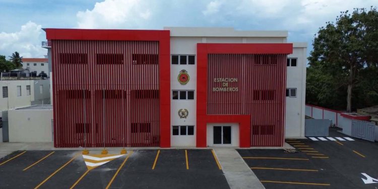 Gestión del senador Franklin Romero lega moderna estación de bomberos a SFM