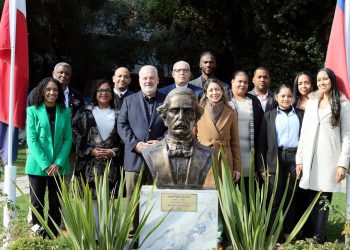Ministra Gloria Reyes fortalece la cooperación social y de género durante agenda oficial en Chile