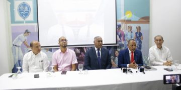 Bautista López, Juana Méndez y Rosario Cocco proclaman a Gerardo Roa próximo Vicerrector de Extensión
