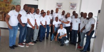 Presidente de la Hermandad se reúne con la promoción de alistados 1986 "los cañeros" de El seibo