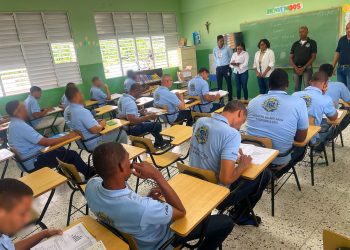 Unos 204 privados de libertad reciben las Pruebas Nacionales del nivel de Educación Secundaria Prepara de Adultos