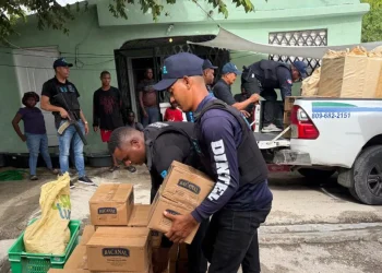 Apresan varias personas y ocupan arma de fuego, cigarrillos y bebidas alcohólicas de contrabando en Barahona