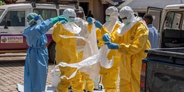 Uganda eleva a 16 los casos de ébola tras confirmar nuevo contagio importado