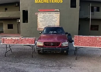 Ejército ocupa contrabando de 50,000 cigarrillos ocultos en compartimento secreto de un vehículo