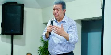 Leonel exige al Gobierno bajar la gasolina porque el petróleo volvió a US$70 el barril