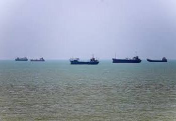 Irán anuncia el cierre del estrecho de Ormuz por los ataques de Israel al Líbano