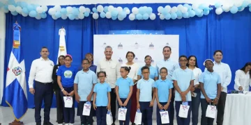 Inabie entrega lentes correctivos a 81 estudiantes en Sánchez, Samaná