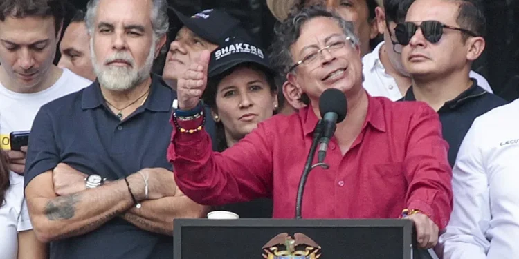 Investigan a Petro por presunta intervención en política durante campañas electorales