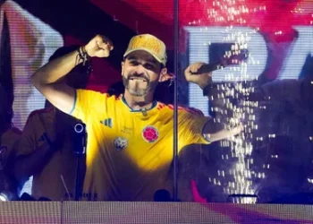 De la Espriella llama “delincuentes” a Petro y Cepeda y los acusa de desconocer la voluntad popular