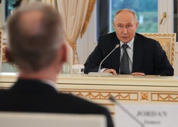 Putin admite que habló con EE.UU. sobre una posible operación a la venezolana en Cuba