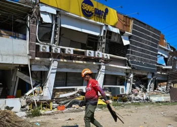 Terremoto de 7,8 en Filipinas deja 46 muertos mientras continúan las labores de rescate