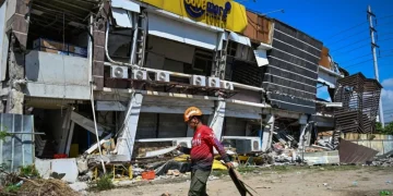 Terremoto de 7,8 en Filipinas deja 46 muertos mientras continúan las labores de rescate