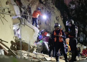 Aumentan a 164 los muertos y casi un millar los heridos por el doble terremoto en Venezuela