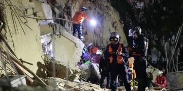 Aumentan a 164 los muertos y casi un millar los heridos por el doble terremoto en Venezuela
