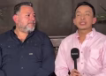 Pastor gay presenta a su esposo y dice que no se arrepiente de lo que es