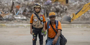Sebastián Corro, el 'topito' venezolano de diez años que salvó a dos mascotas tras los sismos