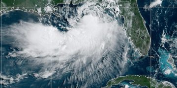 Bertha amenaza con inundaciones desde Texas hasta Florida