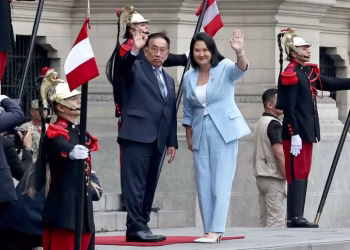 Keiko Fujimori se reúne en Palacio de Gobierno con el presidente interino de Perú