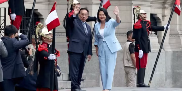Keiko Fujimori se reúne en Palacio de Gobierno con el presidente interino de Perú
